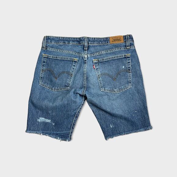 Levi's 524 | Too Superlow Cutoff Bermuda Shorts  | Size 30 - Picture 3 of 3